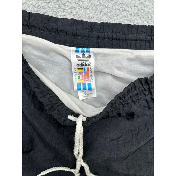 Vintage Adidas swim trunks lined. Size large - Picture 4 of 7